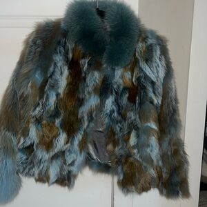 Blue and brown authentic genuine fox fur . Never worn. Fits like a Size small